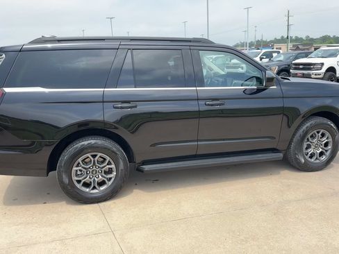 Used 2025 Ford Expedition Active AWD/4WD image 9