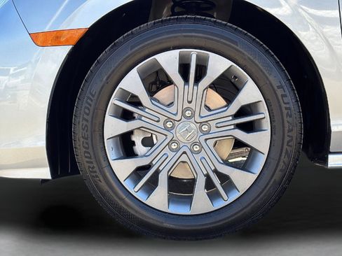 Certified 2026 Honda Odyssey Touring image 13