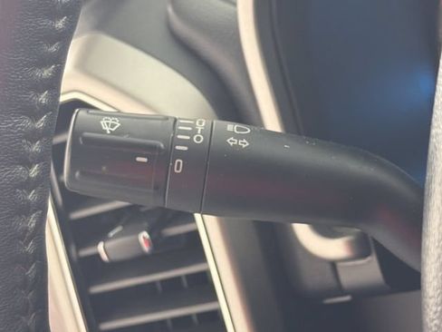 Used 2019 Ford F150 Lariat w/ Equipment Group 502A Luxury AWD/4WD image 17