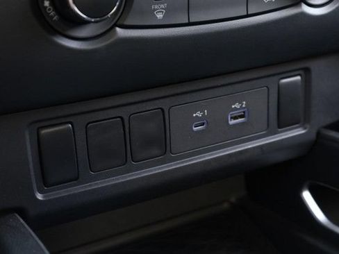 Certified 2022 Nissan Frontier SV AWD/4WD image 13