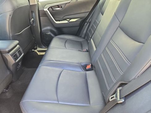 Used 2020 Toyota RAV4 XLE Premium FWD image 19