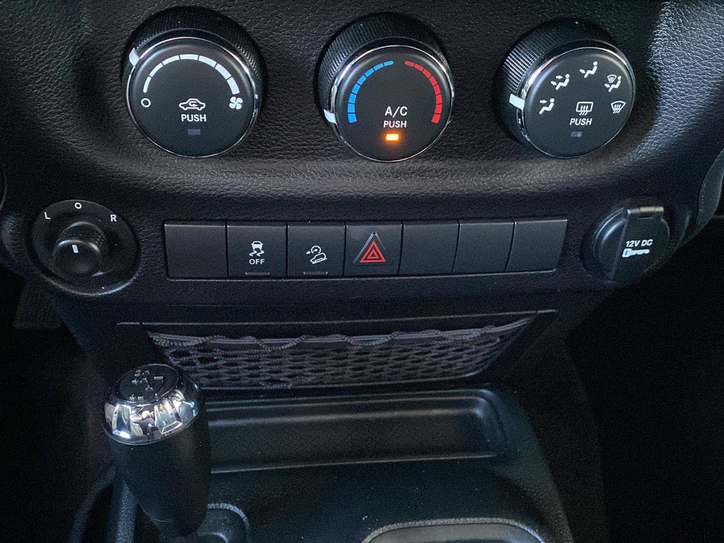 Used 2018 Jeep Wrangler Unlimited Sport AWD/4WD image 25