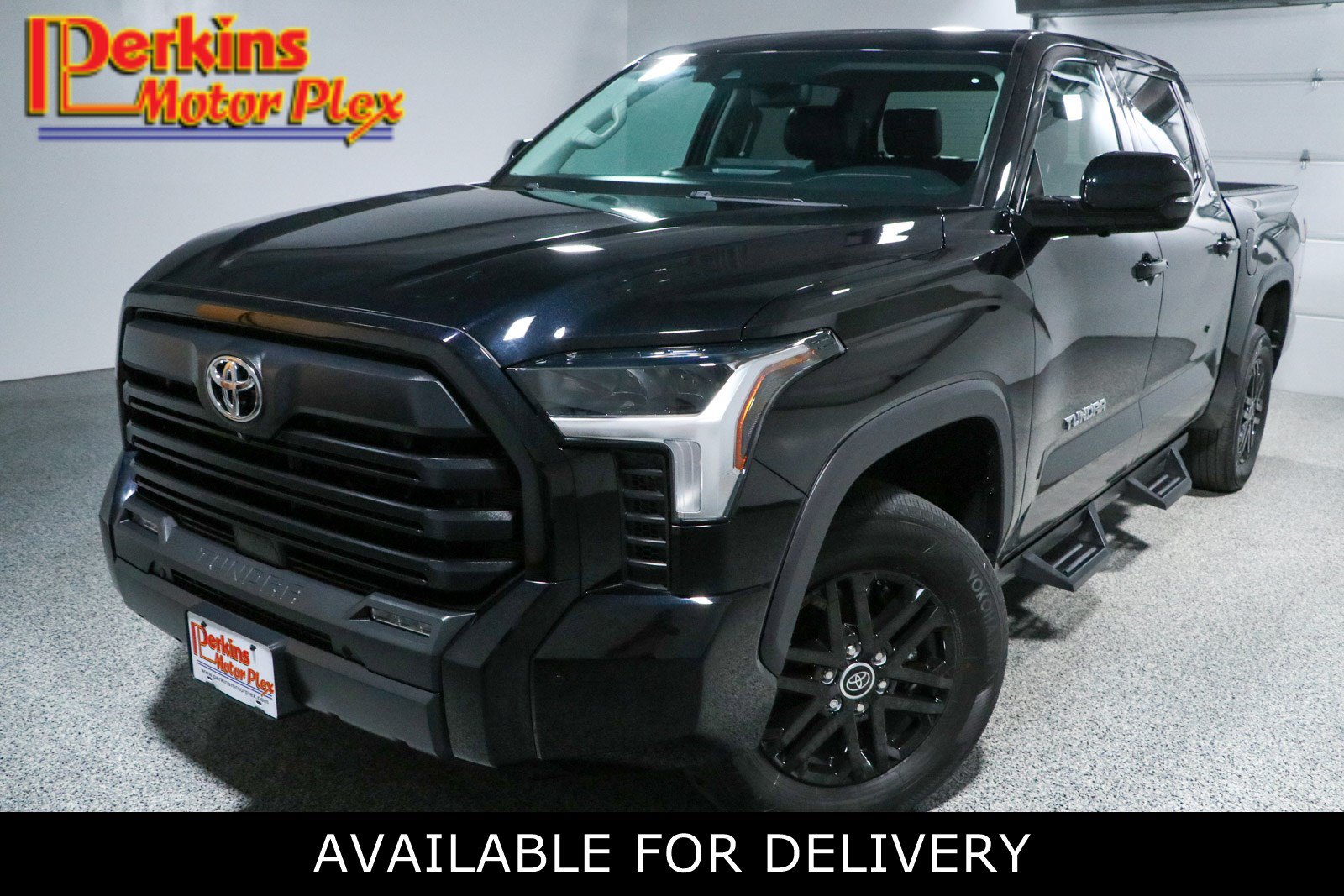 Used 2023 Toyota Tundra SR5 w/ Advanced Technology Package AWD/4WD image 1