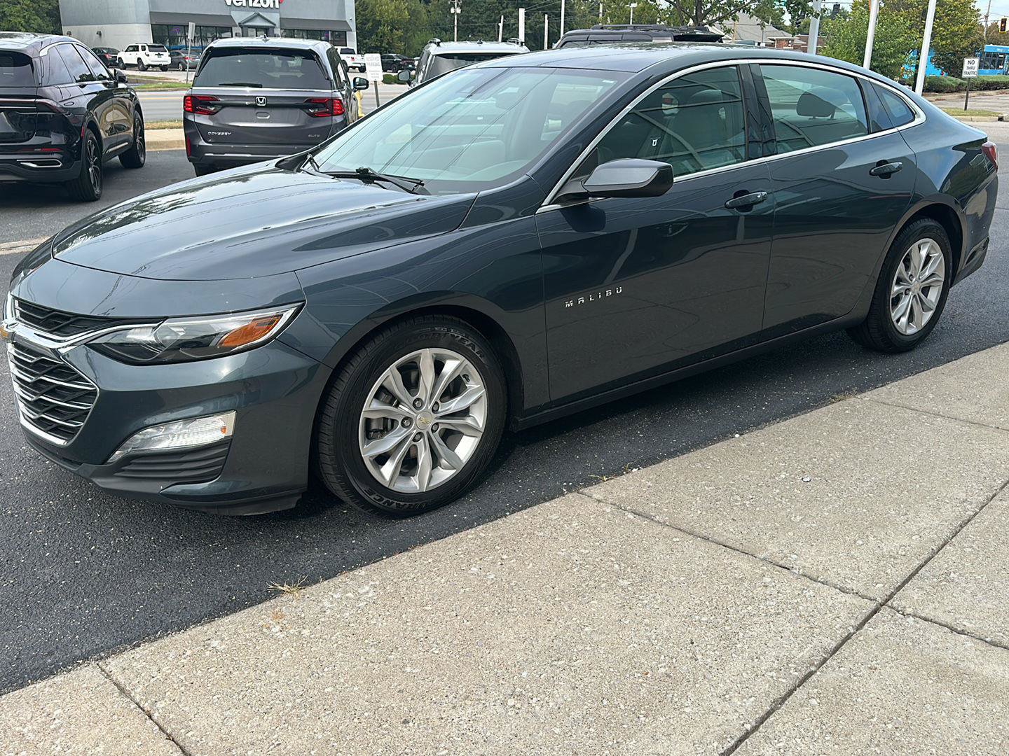 Used 2021 Chevrolet Malibu LT FWD image 6