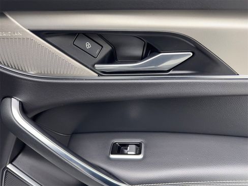 Used 2024 Jaguar F-PACE R-Dynamic S image 47