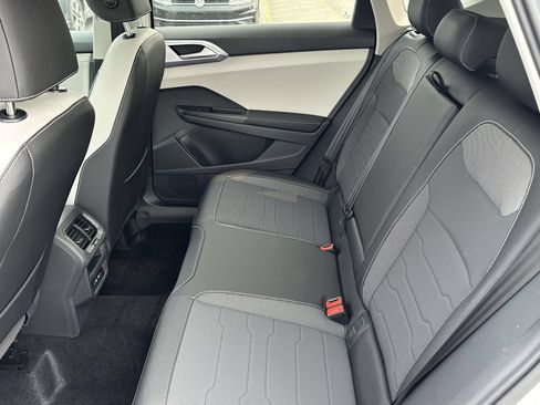 New 2026 Volkswagen Taos SE AWD/4WD image 13
