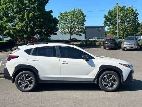 Used 2024 Subaru Crosstrek 2.0i Premium w/ Crosstrek Mirror Package AWD/4WD image 9