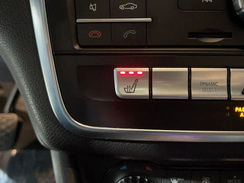 Used 2019 Mercedes-Benz GLA 250 w/ Convenience Package image 39