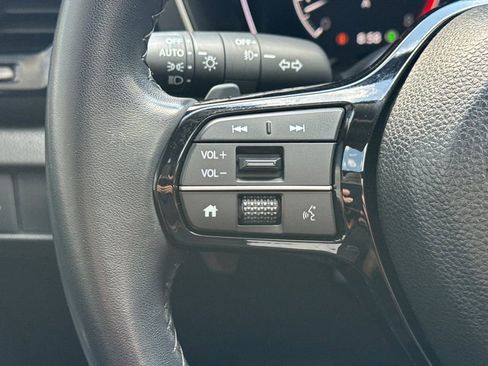 Certified 2024 Honda Pilot Touring image 30