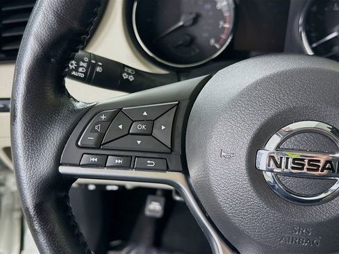 Certified 2022 Nissan Rogue Sport SV AWD/4WD image 21