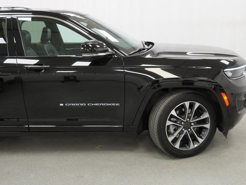 Certified 2023 Jeep Grand Cherokee Overland image 12