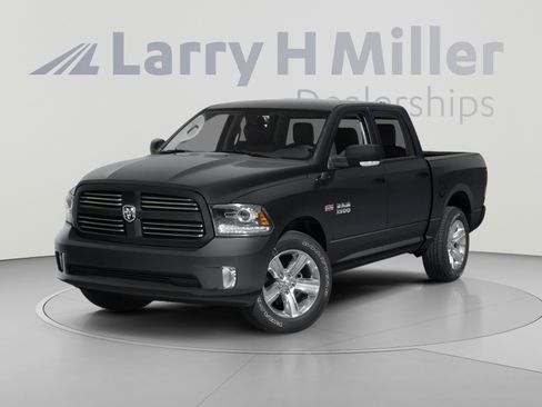 Used 2014 RAM 1500 Laramie w/ Convenience Group AWD/4WD image 3