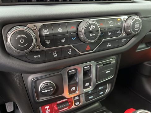 New 2026 Jeep Wrangler Rubicon AWD/4WD image 38
