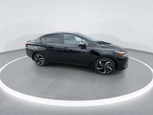 Used 2025 Nissan Versa SR w/ Trunk Package image 9