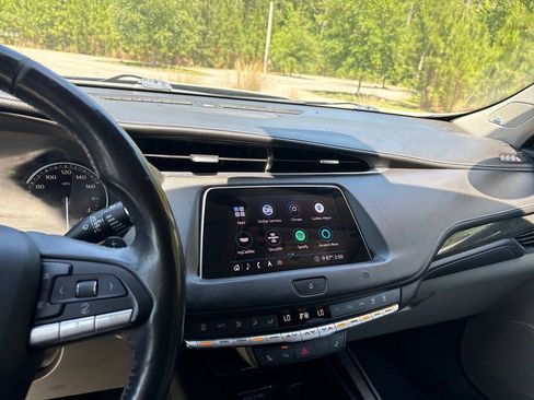 Used 2020 Cadillac XT4 Premium Luxury w/ Cold Weather Package FWD image 38