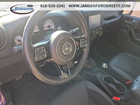 Used 2017 Jeep Wrangler Unlimited Sahara AWD/4WD image 14