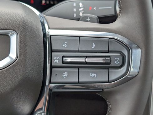 Used 2025 GMC Yukon XL Elevation w/ LPO, Illumination Package AWD/4WD image 17