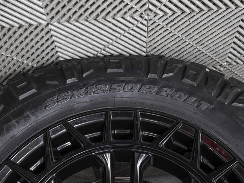 Used 2025 Chevrolet Tahoe Premier w/ Sun And Tow Package image 38