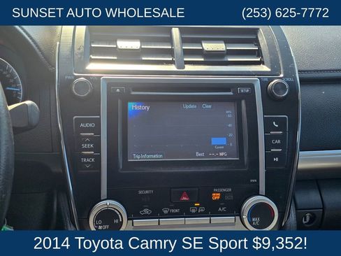 Used 2014 Toyota Camry SE FWD image 30