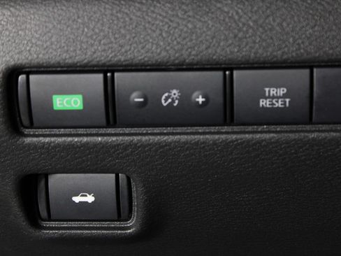 Certified 2024 Nissan Sentra SV FWD image 24