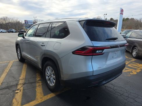 Used 2025 Toyota Grand Highlander AWD image 7