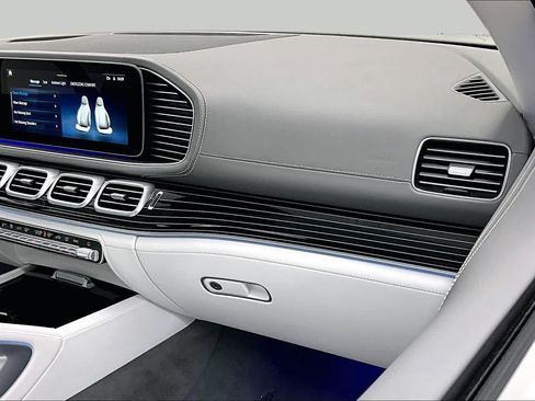 Used 2026 Mercedes-Benz Maybach GLS 600 4MATIC image 19