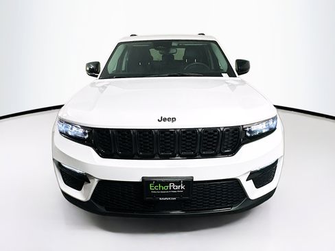 Used 2023 Jeep Grand Cherokee Limited w/ Black Appearance Package image 2