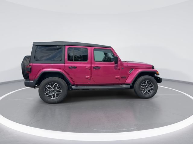Used 2026 Jeep Wrangler Unlimited Sahara AWD/4WD image 8