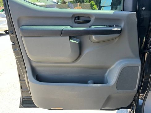 Used 2016 Nissan NV 3500 SL RWD image 9