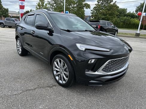 Certified 2025 Buick Encore GX Avenir w/ Avenir Technology Package FWD image 11