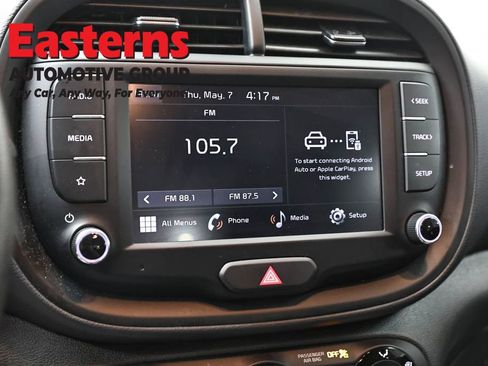 Used 2025 Kia Soul LX w/ LX Technology Package FWD image 19