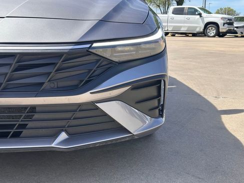 Certified 2024 Hyundai Elantra SEL image 8