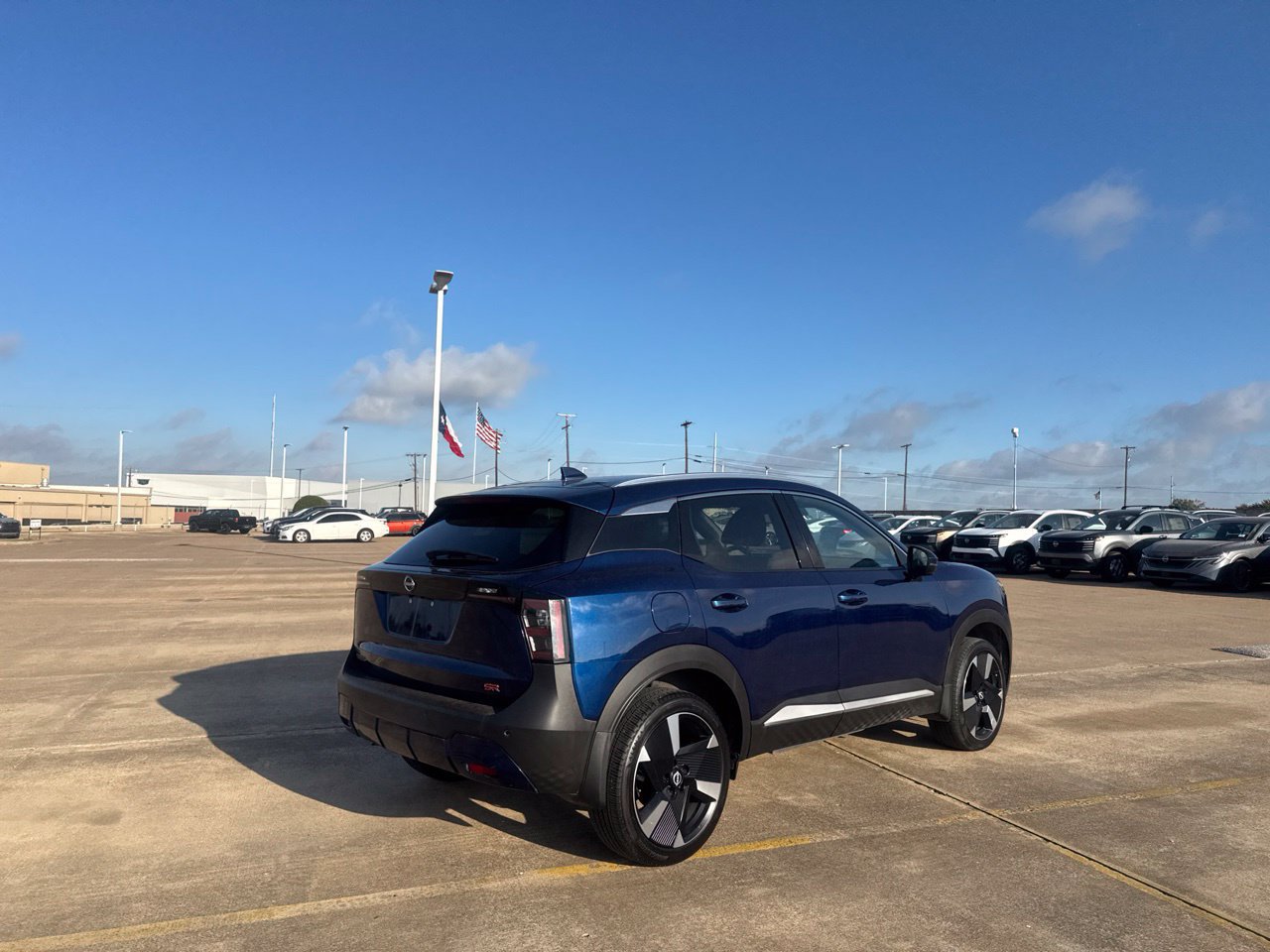 Certified 2025 Nissan Kicks SR FWD image 28