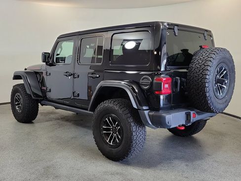 Used 2025 Jeep Wrangler Unlimited Rubicon AWD/4WD image 6