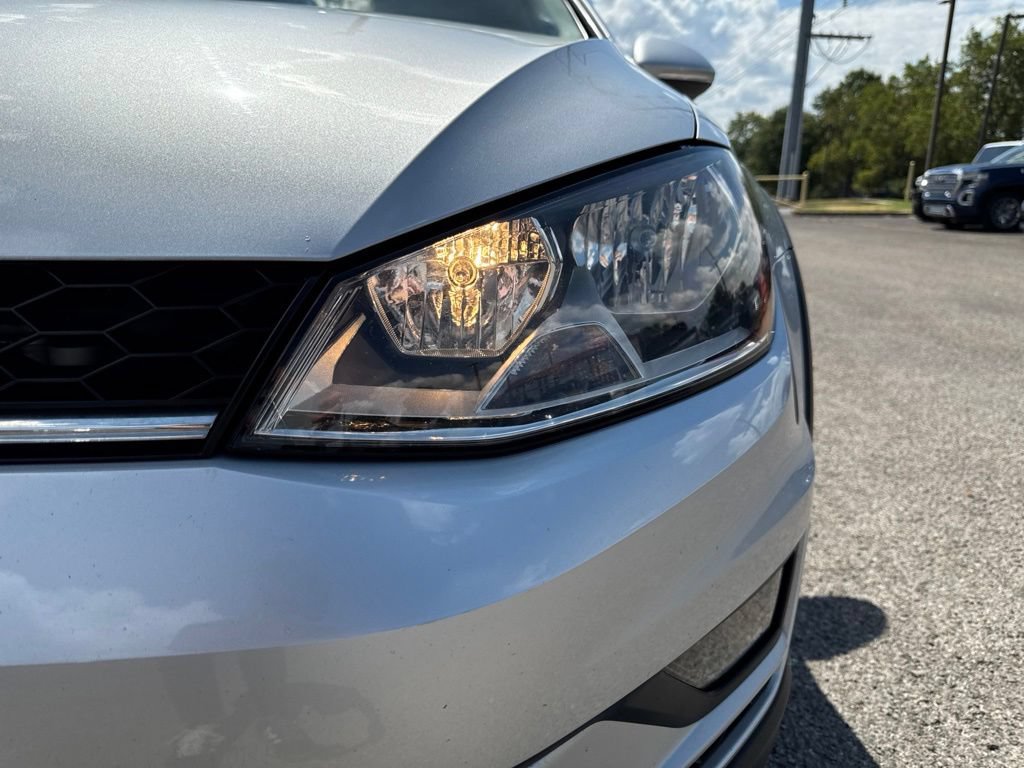 Used 2017 Volkswagen Golf Alltrack S AWD/4WD image 9