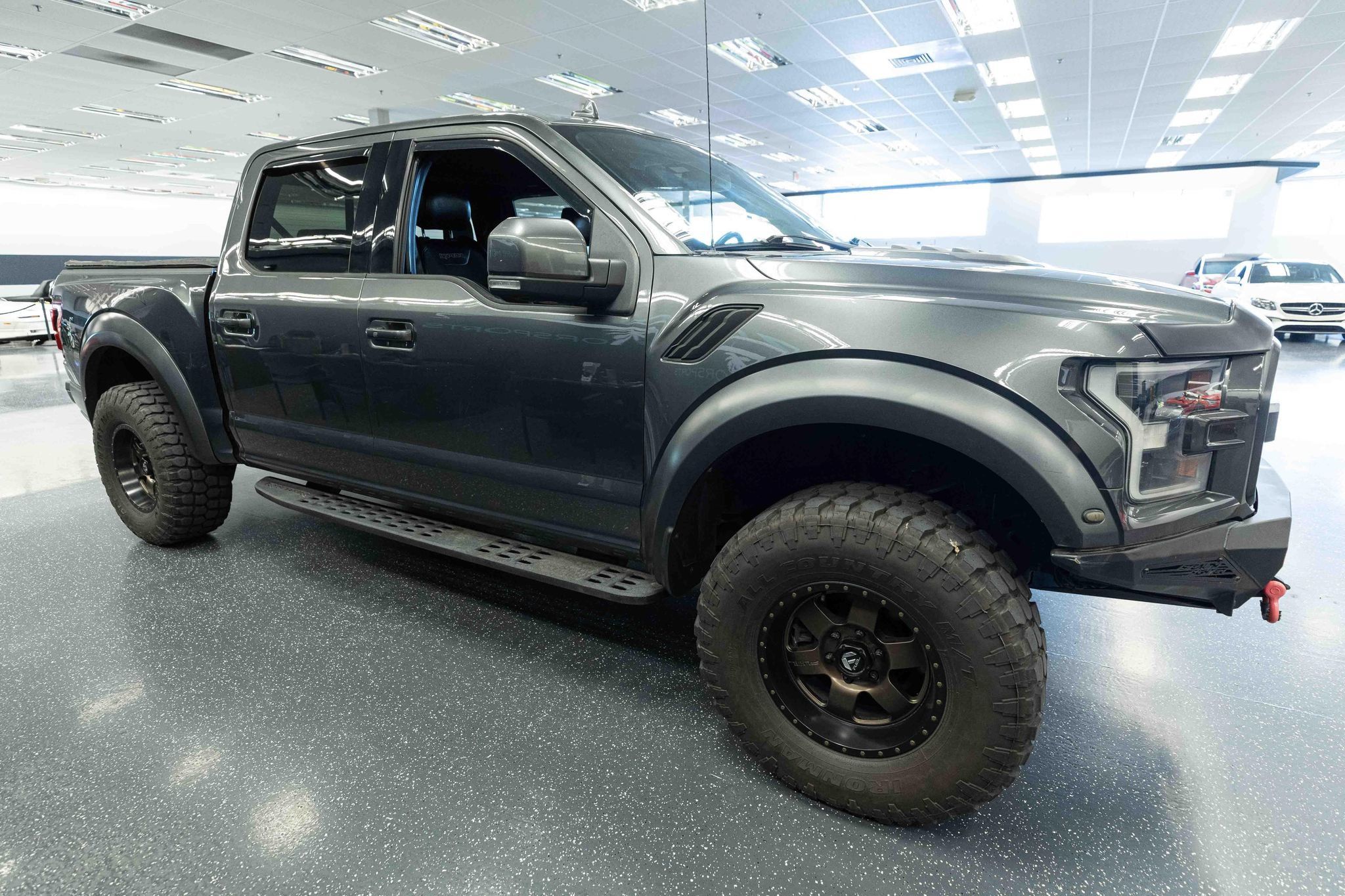 Used 2019 Ford F150 Raptor w/ Equipment Group 802A Luxury AWD/4WD image 4