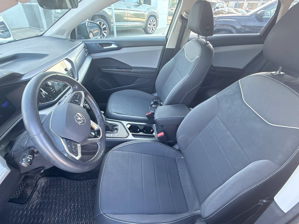 Certified 2024 Volkswagen Taos SE w/ Panoramic Sunroof Package FWD image 14
