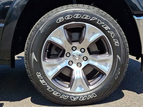 Used 2019 RAM 1500 Laramie AWD/4WD image 8