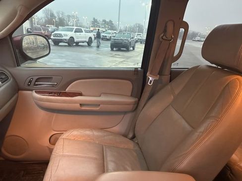 Used 2008 Chevrolet Suburban LT image 29