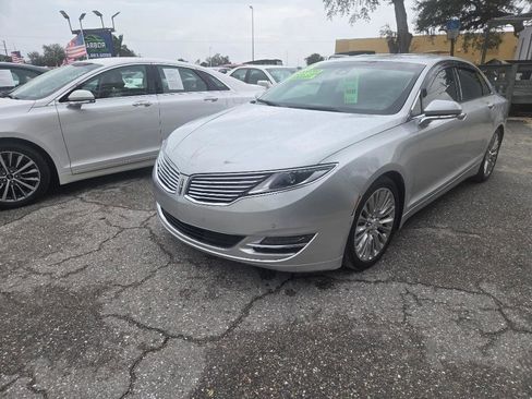 Used 2013 Lincoln MKZ image 3