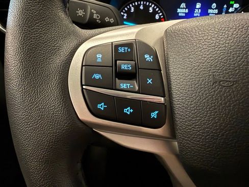 Used 2023 Ford Explorer XLT w/ Equipment Group 202A AWD/4WD image 26