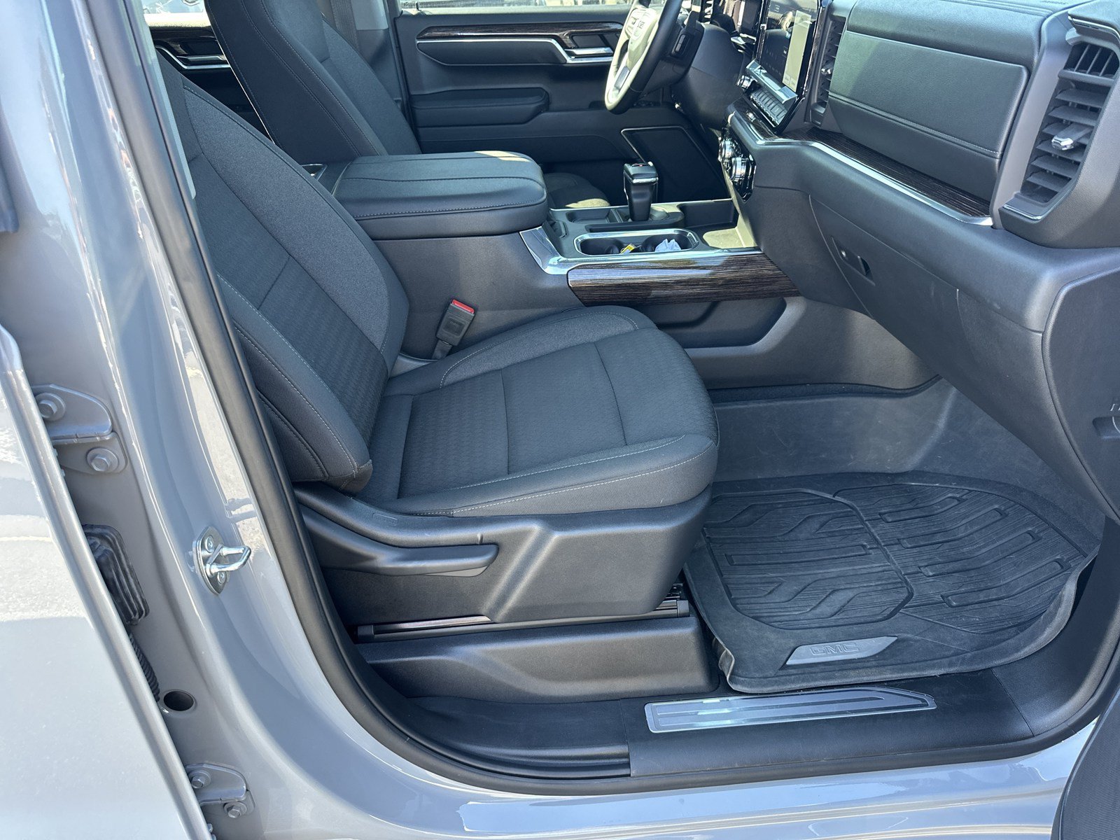 Used 2024 GMC Sierra 1500 Elevation AWD/4WD image 14