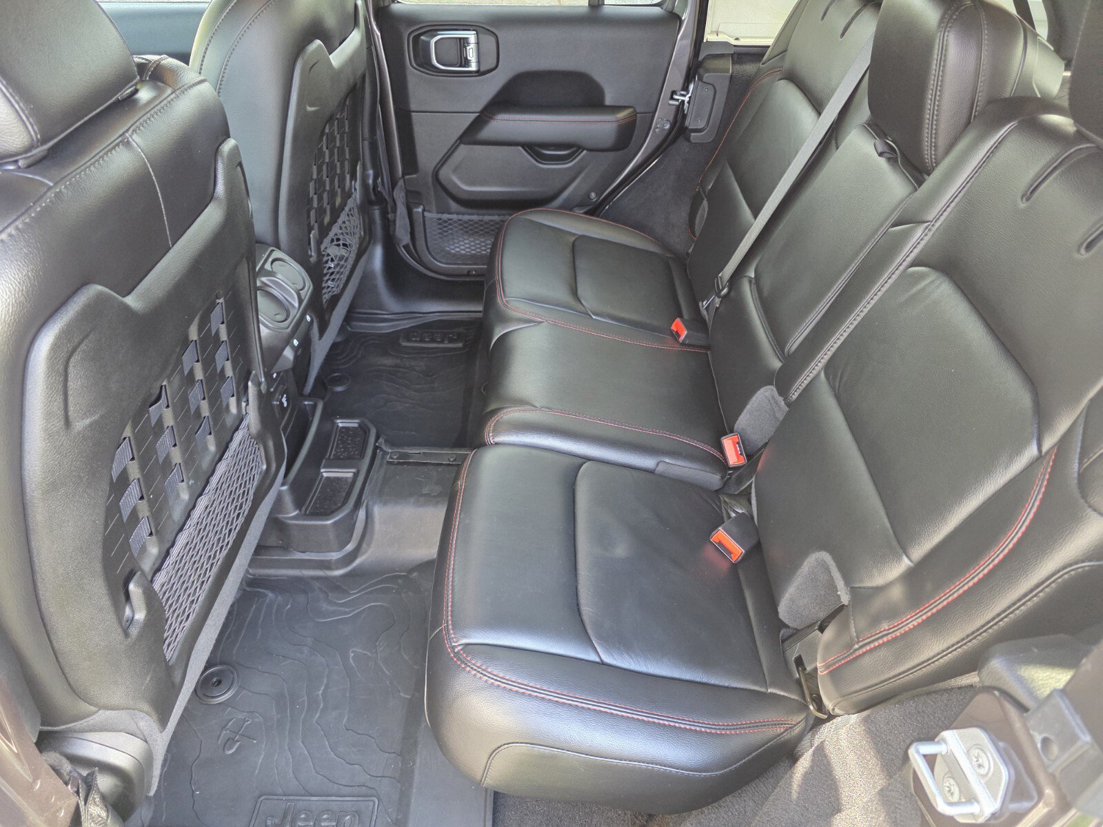 Used 2021 Jeep Wrangler Unlimited Rubicon w/ Cold Weather Group AWD/4WD image 14
