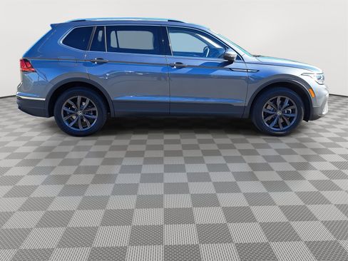 Certified 2023 Volkswagen Tiguan SE image 4