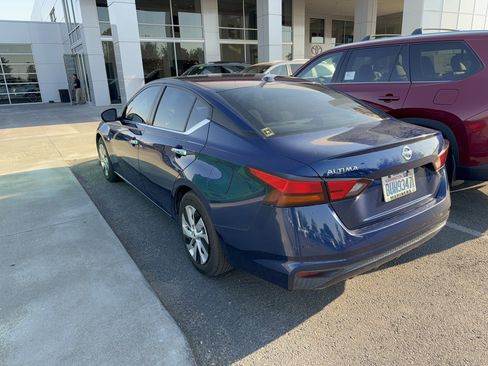 Used 2020 Nissan Altima 2.5 S FWD image 2