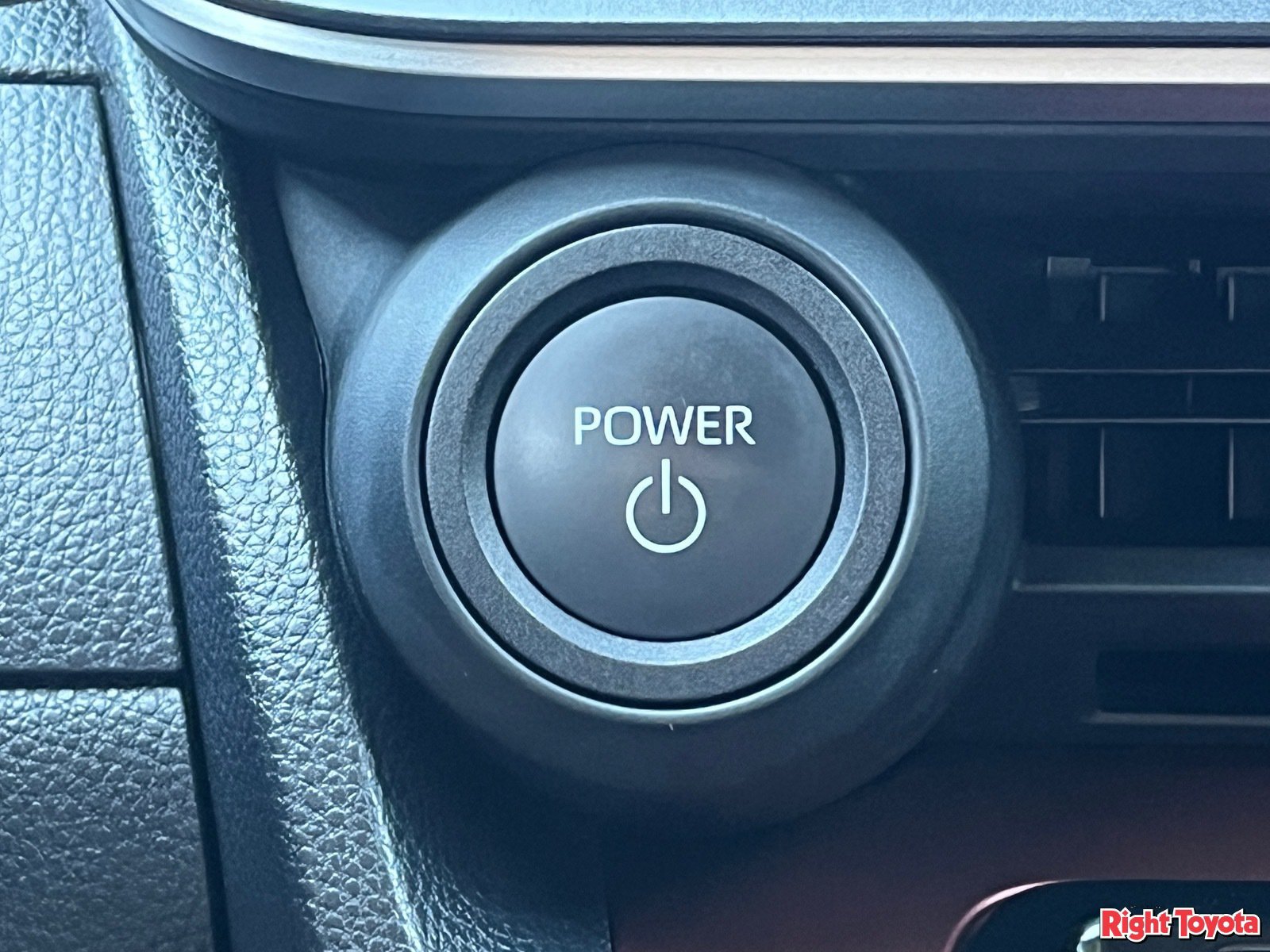 Certified 2025 Toyota Prius Plug-In Hybrid FWD image 26