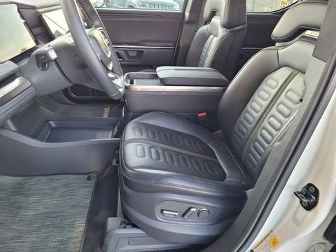 Used 2023 Rivian R1T Adventure image 15