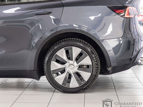 Used 2023 Tesla Model Y Long Range AWD/4WD image 9