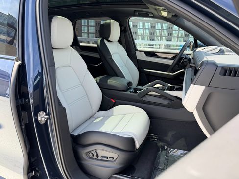 Certified 2026 Porsche Cayenne AWD/4WD image 14