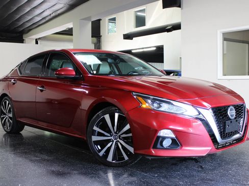 Used 2019 Nissan Altima 2.5 Platinum FWD image 38